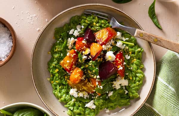 Spinat- og sitronkremet mathvete med bakte beter og skjørost