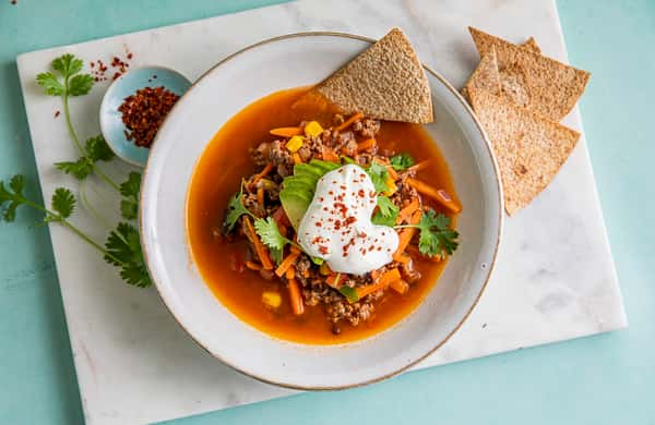 Tacosuppe med hjemmelaget tortillachips